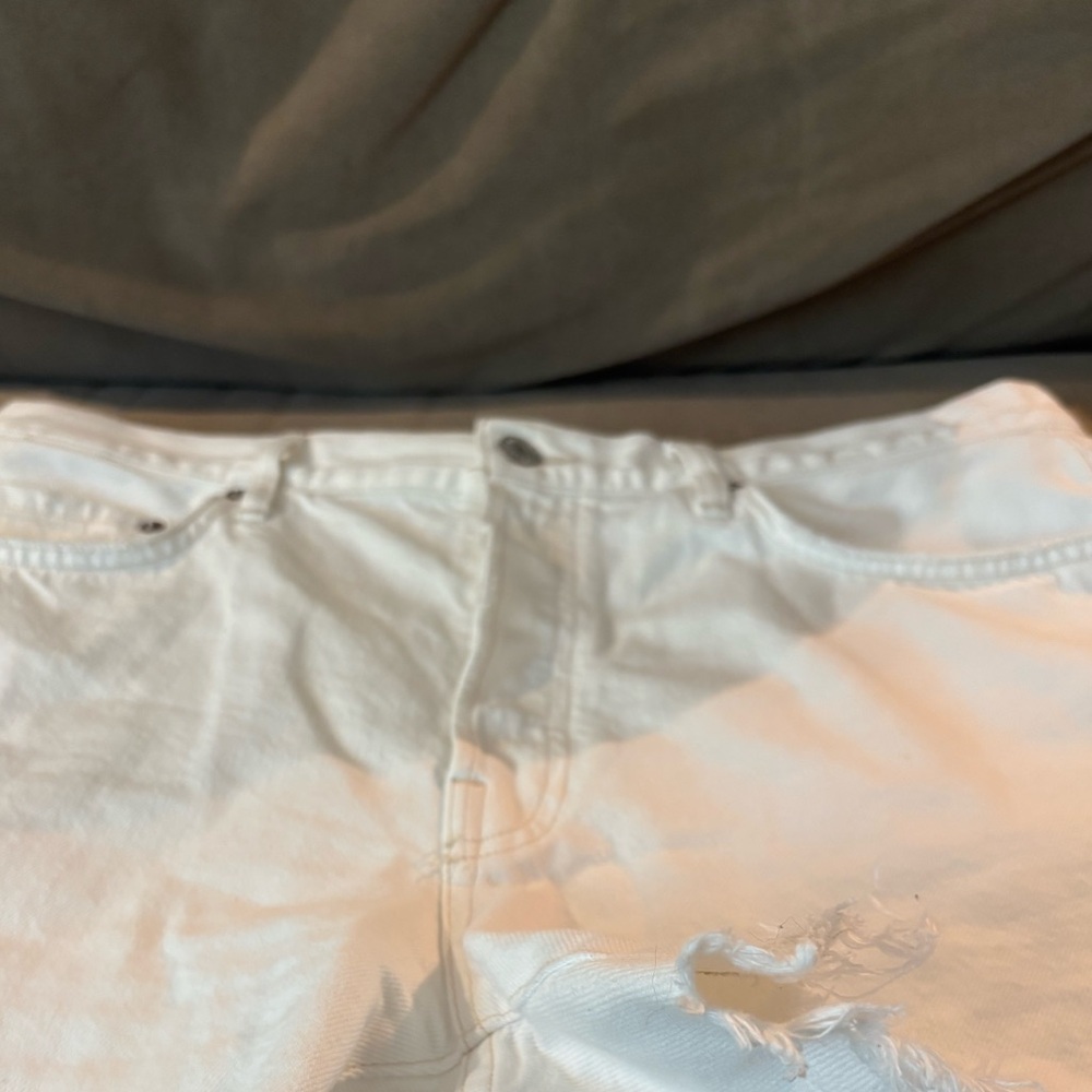 Agolde White Distressed Denim Jean Shorts - Picture 4 of 8